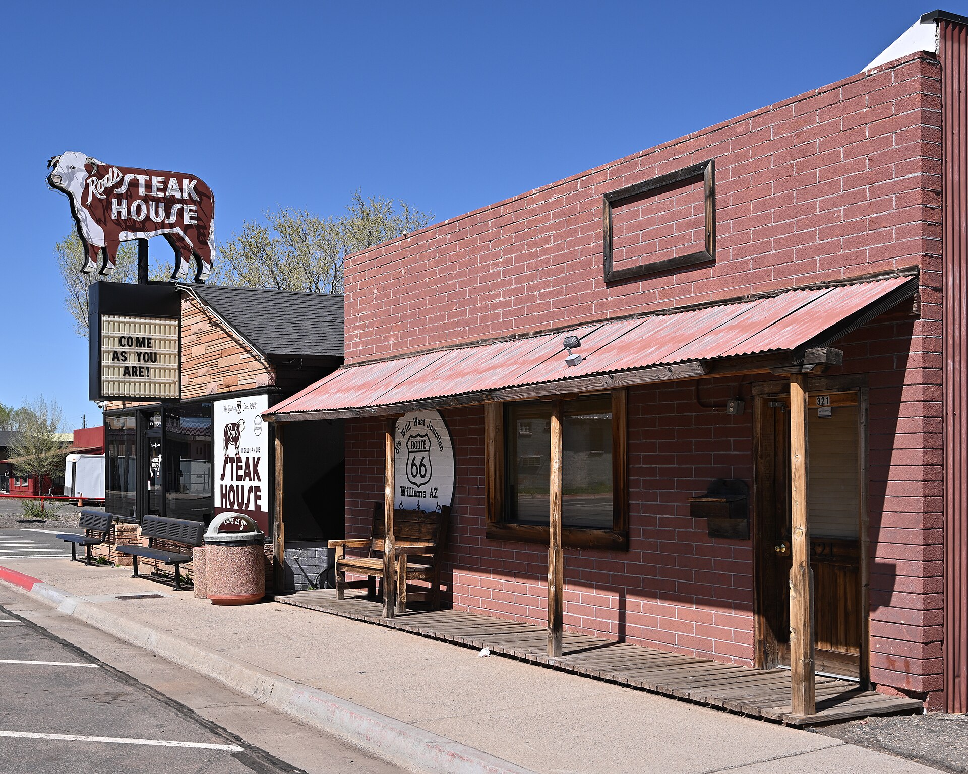 Rod’s Steak House: The Route 66 Steer That Has Fed Williams Since 1946